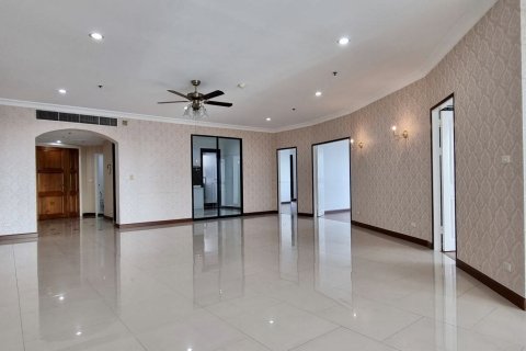 Кондоминиум с 3 спальнями в Банг-Кхо-Лаеме, Бангкок, Таиланд № 149379 - фото 8