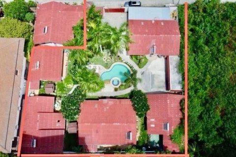 Propriété commerciale à Pattaya, Thaïlande № 168168 - photo 1