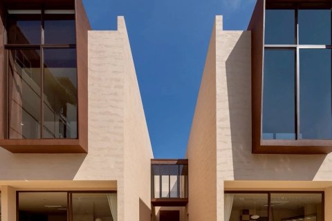 House in Pattaya, Thailand 6 bedrooms № 168169 - photo 8