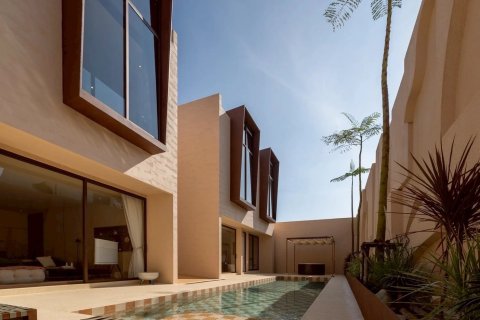 House in Pattaya, Thailand 6 bedrooms № 168169 - photo 2