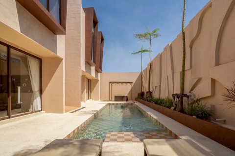 House in Pattaya, Thailand 6 bedrooms № 168169 - photo 4