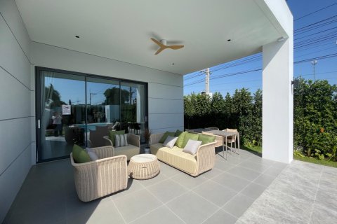 Villa in Hua Hin, Thailand 4 bedrooms № 165393 - photo 19