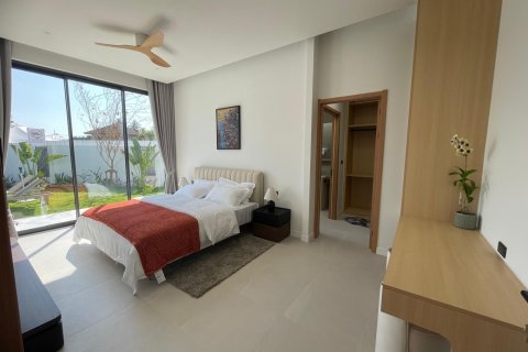 Villa in Hua Hin, Thailand 4 bedrooms № 165393 - photo 16
