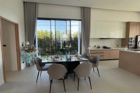 Villa in Hua Hin, Thailand 4 bedrooms № 165392 - photo 7