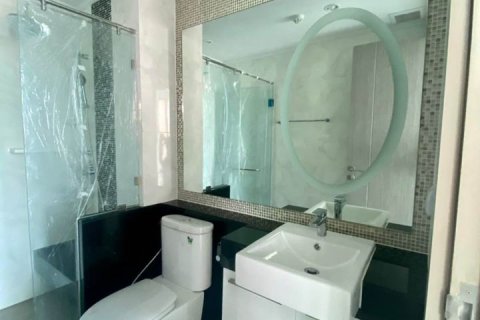 Condo in Bangkok, Thailand, 3 bedrooms  № 143245 - photo 12