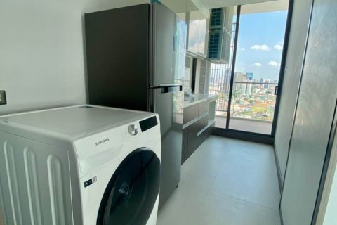 Condo in Bangkok, Thailand, 3 bedrooms  № 143245 - photo 19