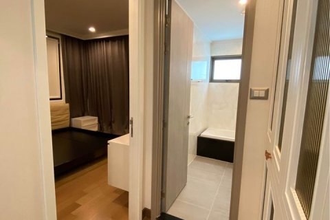 Condo in Bangkok, Thailand, 3 bedrooms  № 143245 - photo 9