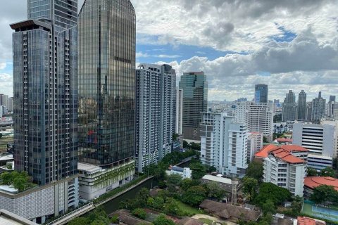 Condo in Bangkok, Thailand, 2 bedrooms  № 143241 - photo 13