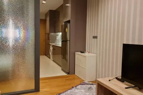 Studio dans le Condo à Watthana, Bangkok, Thaïlande  № 142580 - photo 1