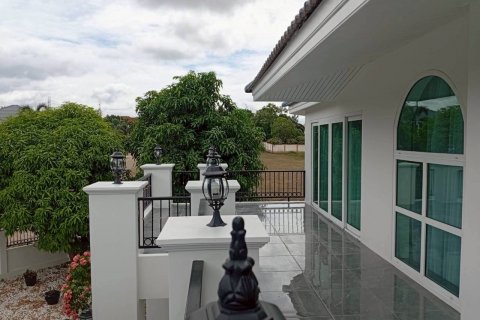 House in Pattaya, Thailand 3 bedrooms № 144706 - photo 25