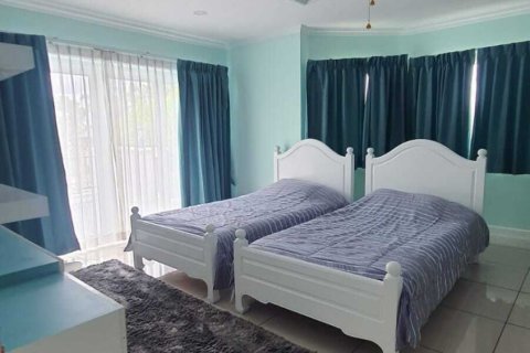 House in Pattaya, Thailand 3 bedrooms № 144706 - photo 18