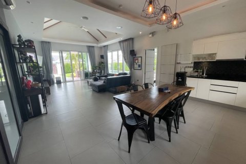 Villa in Hua Hin, Thailand 3 bedrooms № 114375 - photo 5