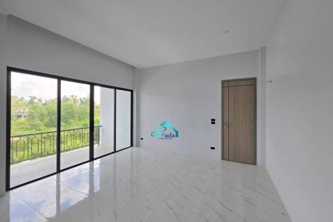House in Surat Thani, Thailand 3 bedrooms № 170629 - photo 14