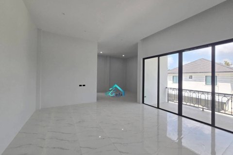 House in Surat Thani, Thailand 3 bedrooms № 170629 - photo 16
