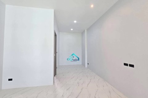House in Surat Thani, Thailand 3 bedrooms № 170629 - photo 3