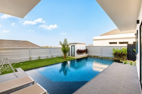 House in Hua Hin, Thailand 3 bedrooms № 179143 - photo 3