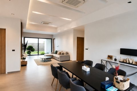 House in Hua Hin, Thailand 3 bedrooms № 179143 - photo 8