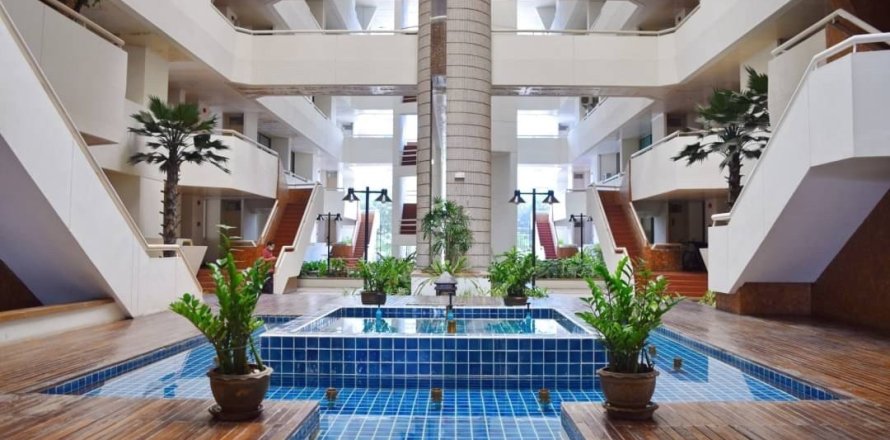 Condo in Pattaya, Thailand, 2 bedrooms  № 157452