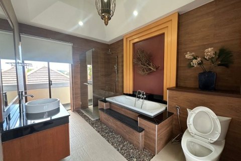 Villa in Pattaya, Thailand 6 bedrooms № 157255 - photo 18