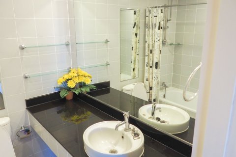 Condo in Pattaya, Thailand, 2 bedrooms  № 148131 - photo 16