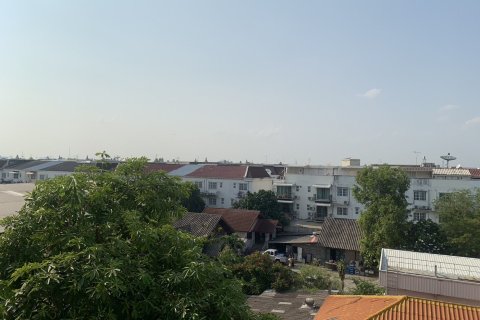 Кондоминиум с 2 спальнями в Лат Пхрау, Бангкок, Таиланд № 159387 - фото 5