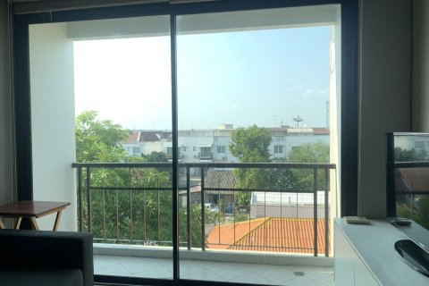 Кондоминиум с 2 спальнями в Лат Пхрау, Бангкок, Таиланд № 159387 - фото 6