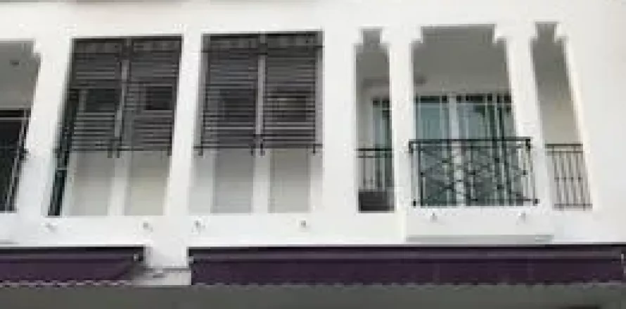 Townhouse à Phra Khanong, Bangkok, Thaïlande 4 chambres № 136680