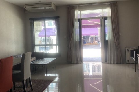 Townhouse à Phra Khanong, Bangkok, Thaïlande 4 chambres № 136680 - photo 7