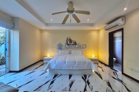 Haus in Pattaya, Thailand 4 Schlafzimmer № 196700 - Foto 28
