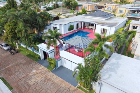 Haus in Pattaya, Thailand 4 Schlafzimmer № 196699 - Foto 2