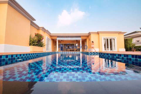 Maison à Pattaya, Thaïlande 4 chambres № 196699