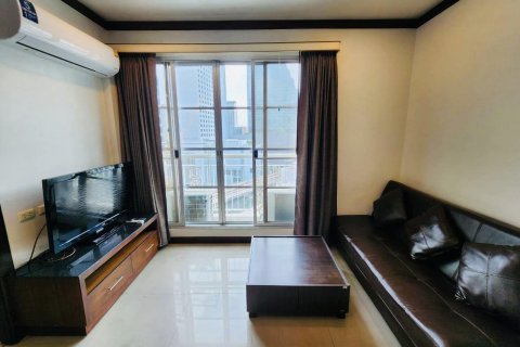 Condo in Bangkok, Thailand, 2 bedrooms  № 143436 - photo 1