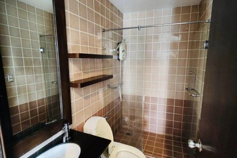 Condo in Bangkok, Thailand, 2 bedrooms  № 143436 - photo 4