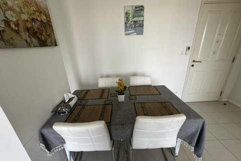 Condo in Hua Hin, Thailand, 2 bedrooms  № 173248 - photo 11