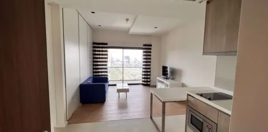 Studio in the Condo in Ratchathewi, Bangkok, Thailand № 159405