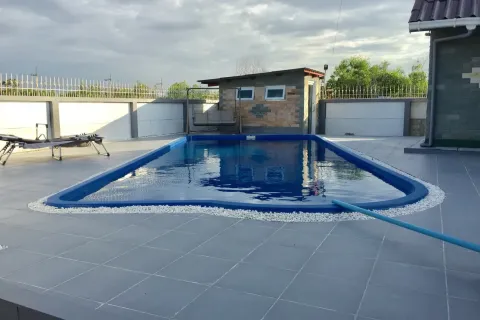 House in Sena, Thailand 3 bedrooms № 159402 - photo 1