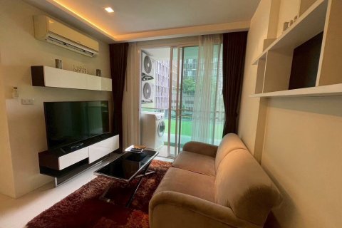 Студия в кондо в Ваттхане, Бангкок, Таиланд № 171120 - фото 1