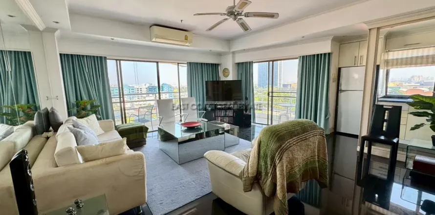 Condominio de 2 dormitorios en Jomtien Beach, Pattaya, Tailandia № 212186