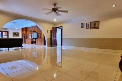Villa in Pattaya, Thailand 4 bedrooms № 116708 - photo 7