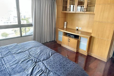 Condo in Bangkok, Thailand, 3 bedrooms № 116710 - photo 7