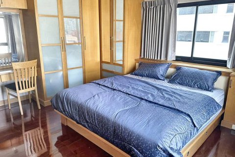 Condo in Bangkok, Thailand, 3 bedrooms № 116710 - photo 8