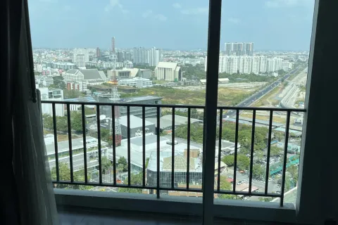 Кондоминиум с 2 спальнями в Хуай Кванге, Бангкок, Таиланд № 148893 - фото 2