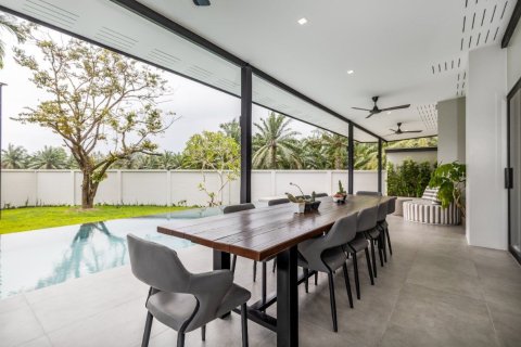 Villa in Pa Klok, Thailand 4 bedrooms № 151939 - photo 3