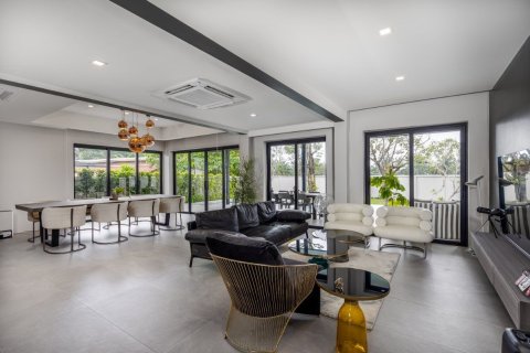 Villa in Pa Klok, Thailand 4 bedrooms № 151939 - photo 18