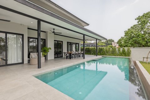 Villa in Pa Klok, Thailand 4 bedrooms № 151939 - photo 4