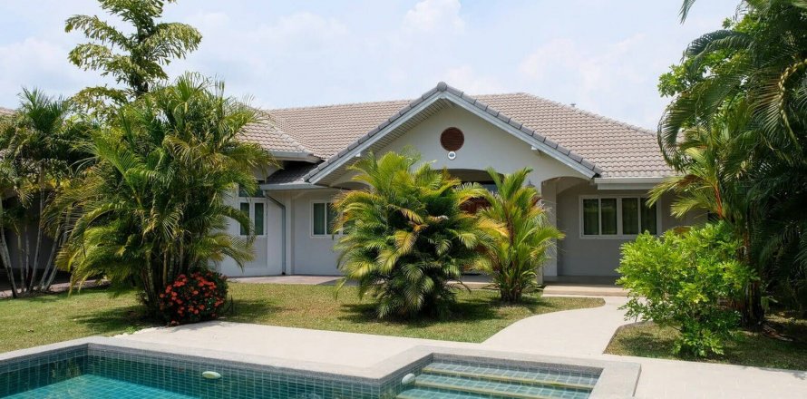 House in Chiang Mai, Thailand 4 bedrooms № 121852