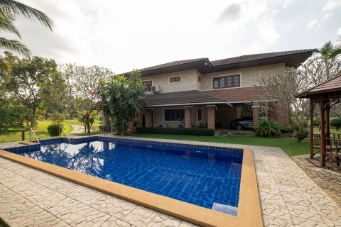 House in Chiang Mai, Thailand 4 bedrooms № 121857 - photo 2