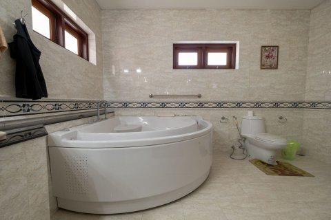 House in Chiang Mai, Thailand 4 bedrooms № 121857 - photo 20