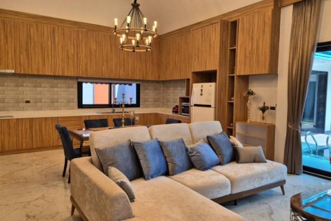 Villa in Bang Lamung, Thailand 5 bedrooms № 114855 - photo 4