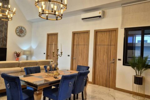 Villa in Bang Lamung, Thailand 5 bedrooms № 114855 - photo 9